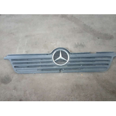 Решетка радиатора Mercedes-Benz Atego (Б.У)