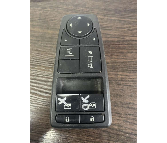 Блок управления стеклоподъемника левой двери MAN TGS. TGX. (Б.У) (с дефектом)