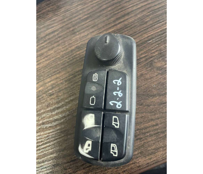 Корпус блока управления стеклоподъемниками и зеркалами Mercedes-Benz Atego (Б.У)