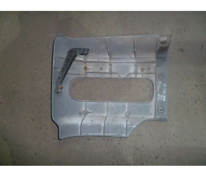 Угол бампера правый Mercedes-Benz Atego 1223 (дефект) (Б.У)