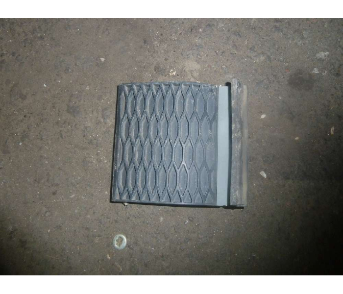 Крышка решотки Mercedes-Benz Axor (Б.У)